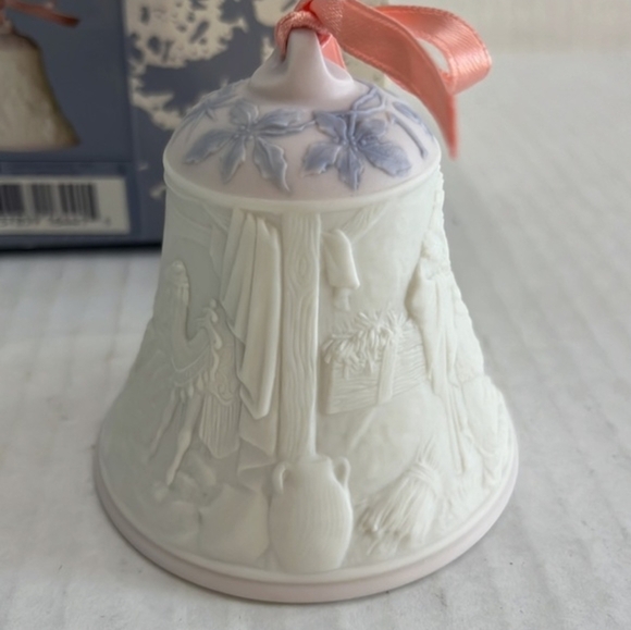 1997 Lladro Decorative Cream Bell with Pink Ribbon - Picture 5 of 6